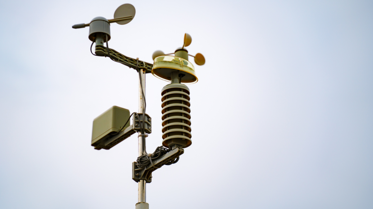 How does the wind meter work